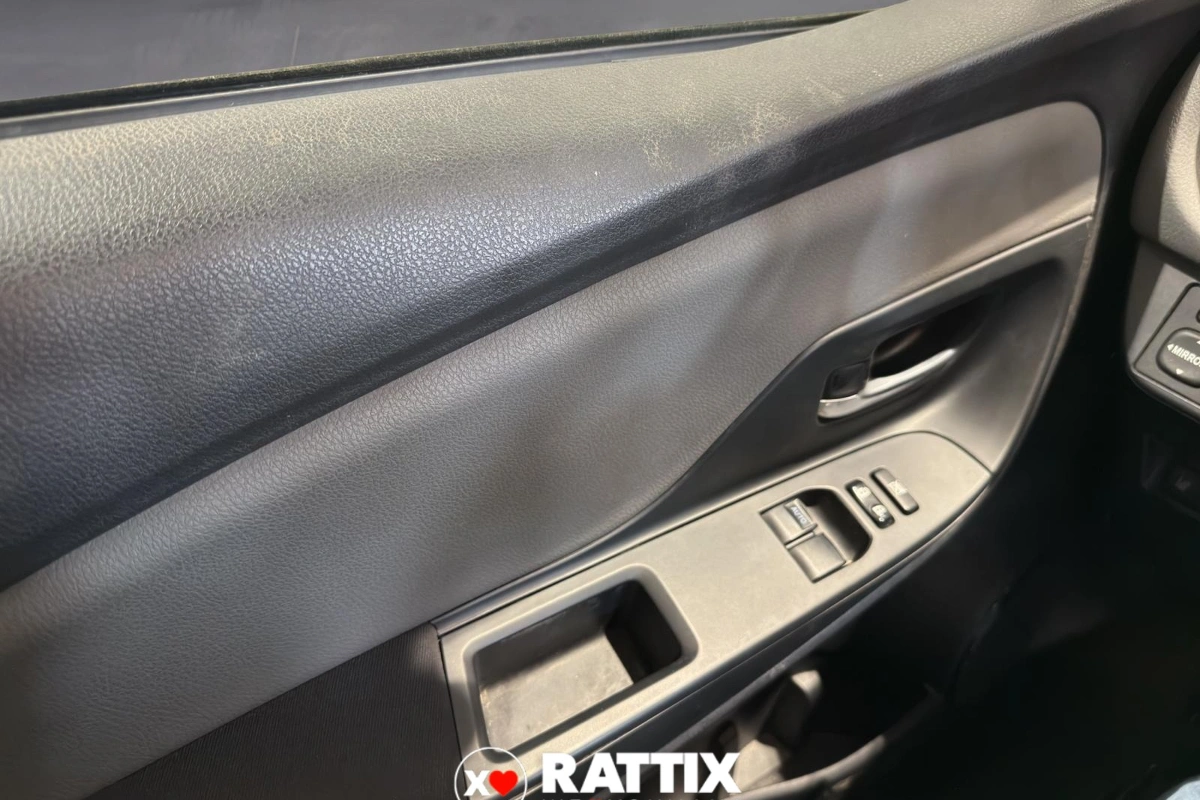 TOYOTA Yaris Yaris 1.5h Active